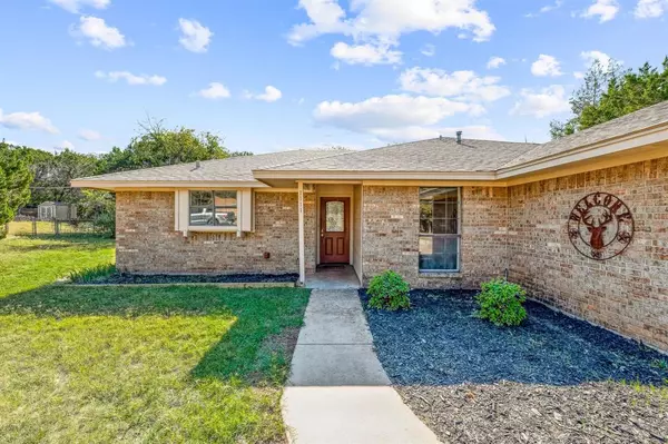 1111 Caballo Way, Granbury, TX 76048