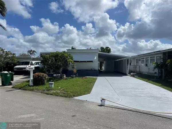 8700 SW 21st St, Davie, FL 33324