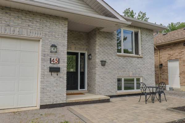 Kawartha Lakes, ON K0M 1A0,45 Birch CRES