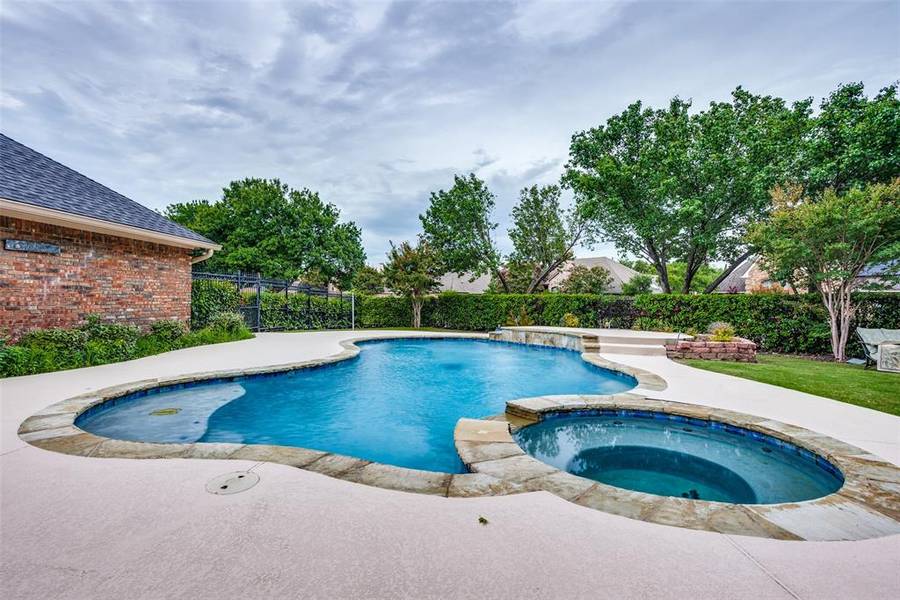 8213 Portsmouth Drive, Rowlett, TX 75088