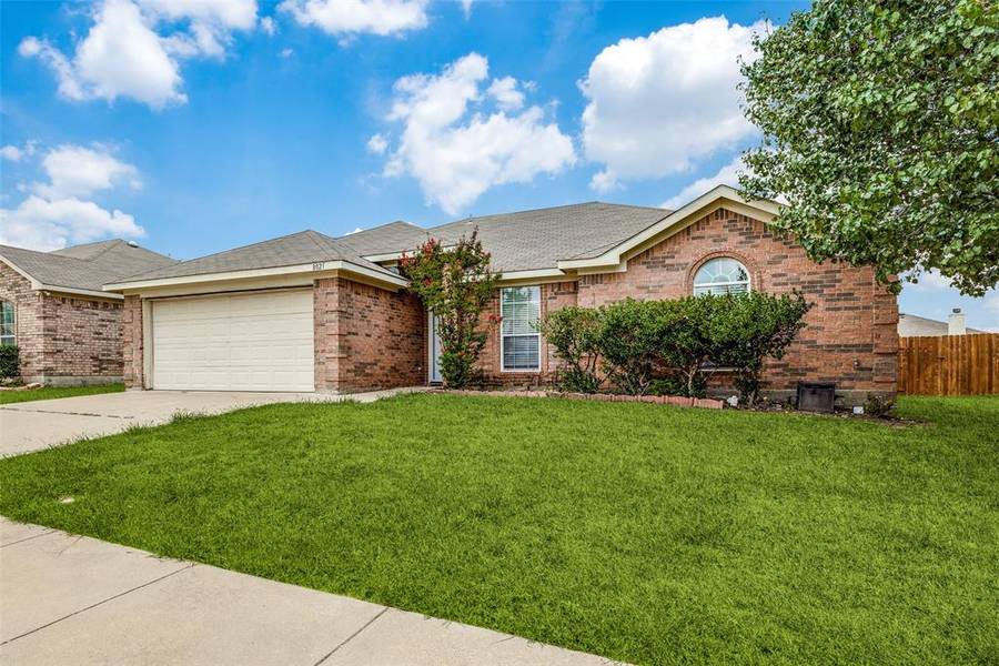 8021 Blue Duck Trail, Arlington, TX 76002