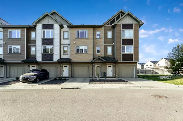 203 Copperpond ROW SE, Calgary, AB T2Z 1H3