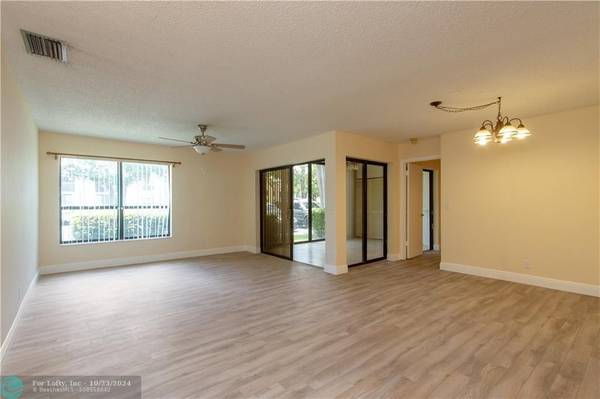 Pompano Beach, FL 33063,3531 Cocoplum Cir  #3466