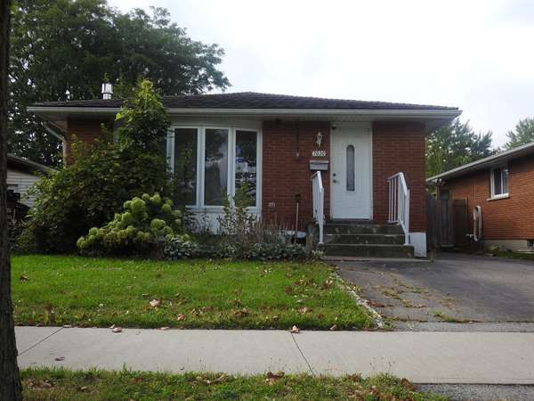 Niagara Falls, ON L2G 7G8,7020 Jill DR