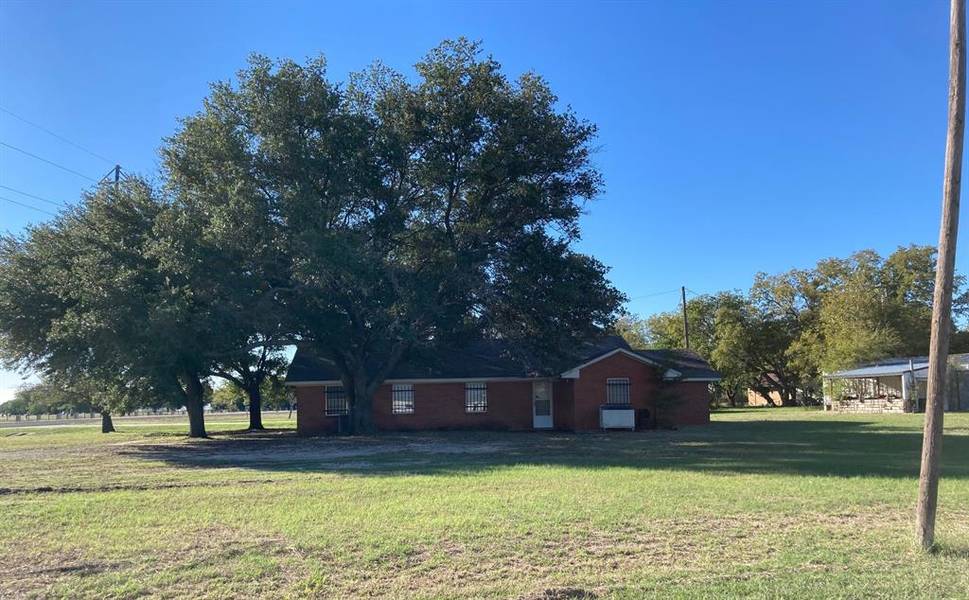 508 S Bosque Street, Whitney, TX 76692