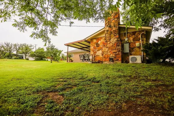 601 Mcintosh, Goldthwaite, TX 76844