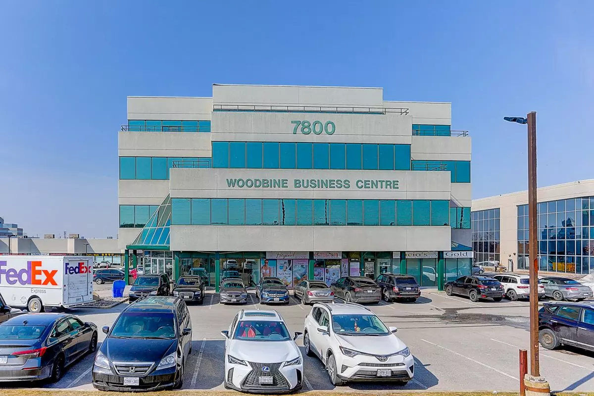 Markham, ON L3R 2N7,7800 Woodbine AVE #303