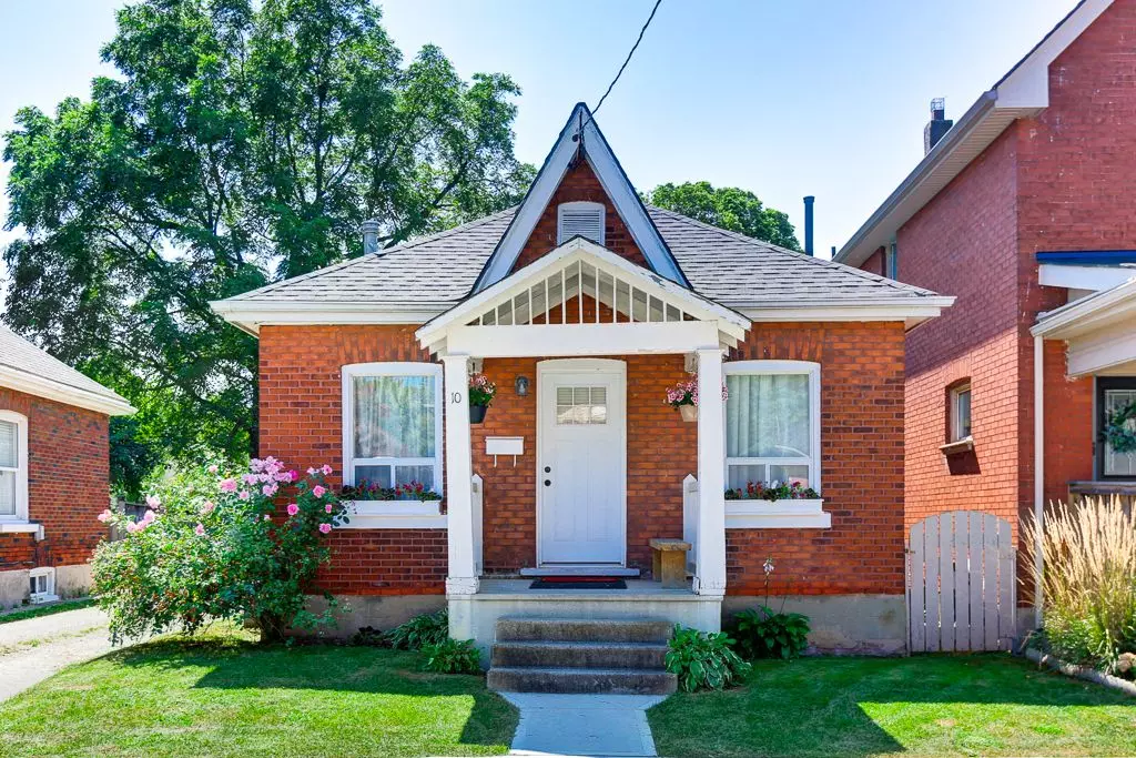 Brantford, ON N3T 4V6,10 Wilkes ST