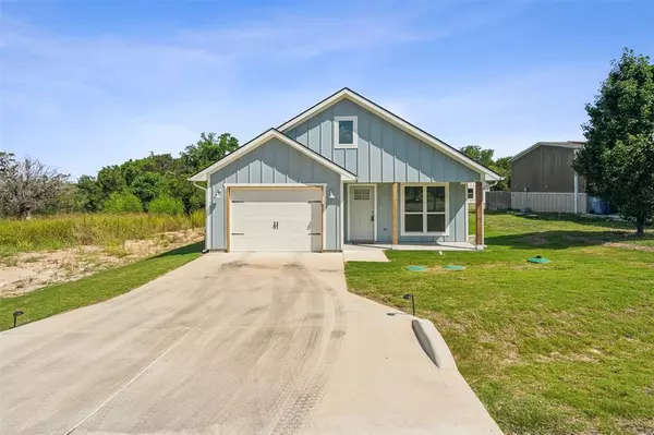 827 Colorado River Drive,  Granbury,  TX 76048