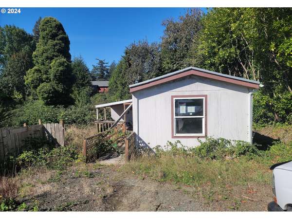 93730 BAY PARK LN, Coos Bay, OR 97420