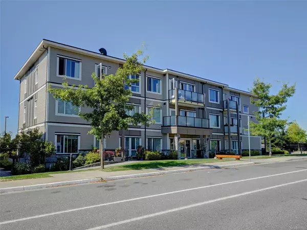 4052 Douglas St #303, Saanich, BC V8X 0A5