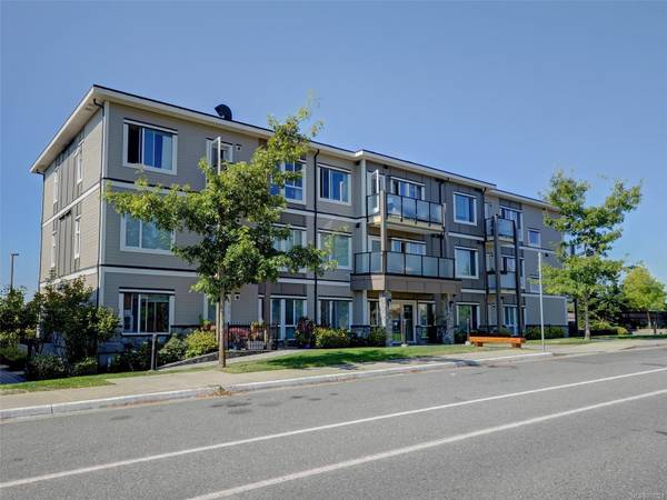 4052 Douglas St #303, Saanich, BC V8X 0A5