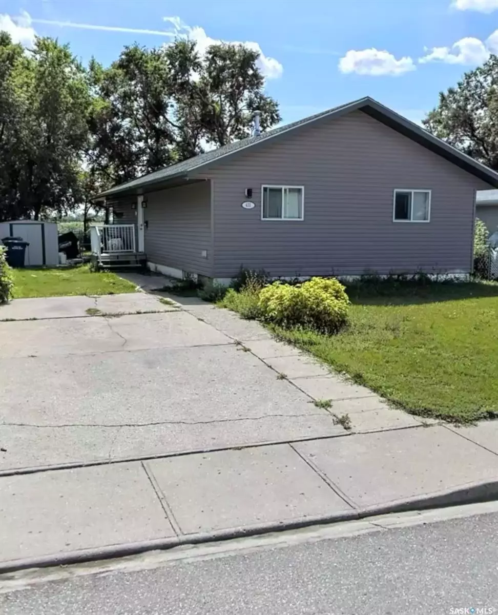 Moose Jaw, SK S6H 5N1,431 Vaughan STREET W