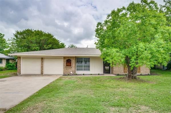 1205 S Benton Street,  Corsicana,  TX 75110