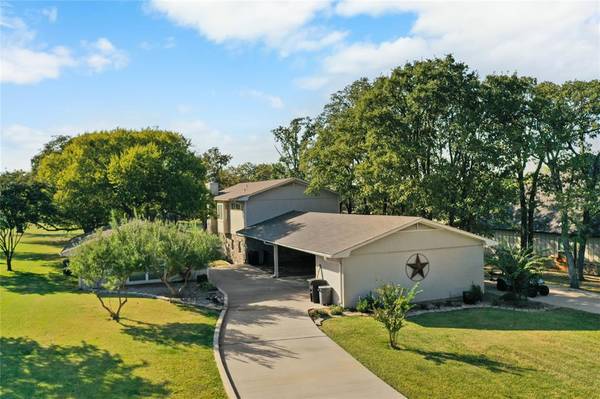 Lake Kiowa, TX 76240,225 Cayuga Trail