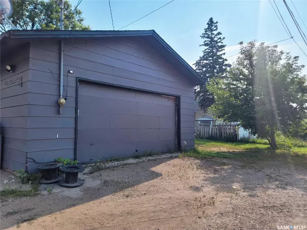 Prince Albert, SK S6V 4A3,404 18th STREET W