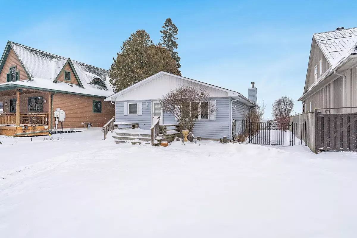 Innisfil, ON L9S 3T7,2493 Leonard ST