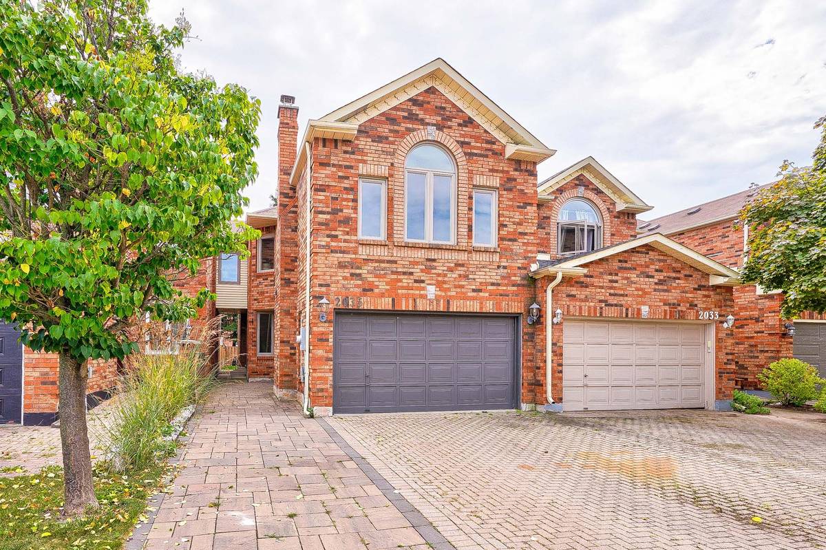 Oakville, ON L6M 2Z1,2035 Lumberman LN