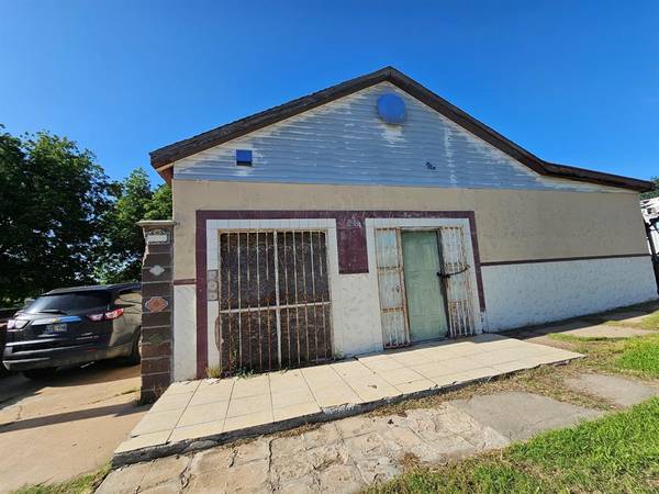 310 E Walnut Avenue, Enid, OK 73701