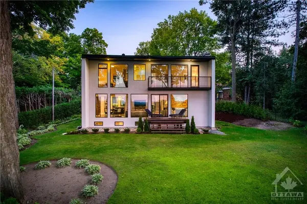 Ottawa, ON K1J 7G4,10 ROTHWELL DR