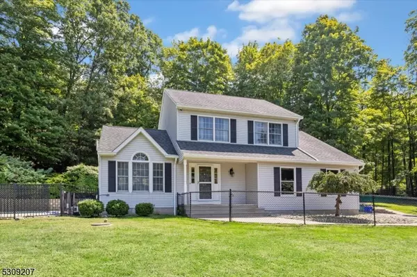 Hopatcong Boro, NJ 07821,8 Maple Pl