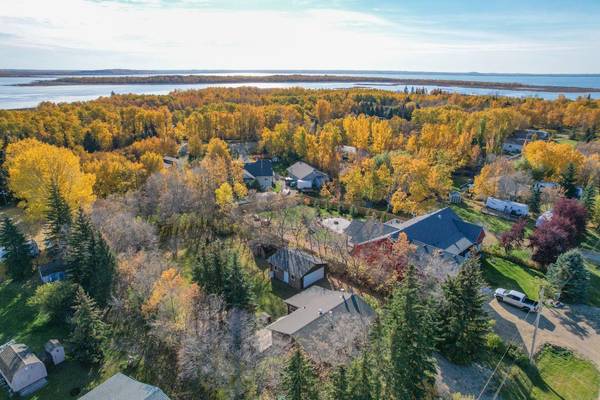 Pelican Point, AB T0B 0H0,613 Partridge Drive