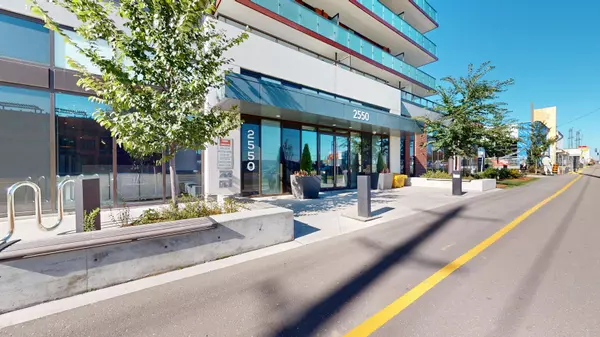 Oshawa, ON L1N 0R5,2550 Simcoe ST N #2019