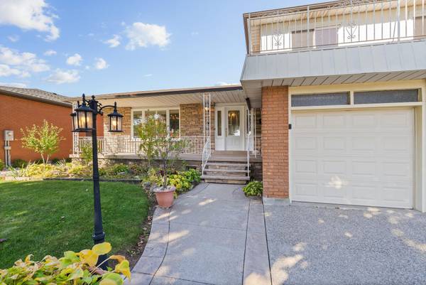 Oakville, ON L6K 3R3,305 Ulric CRES