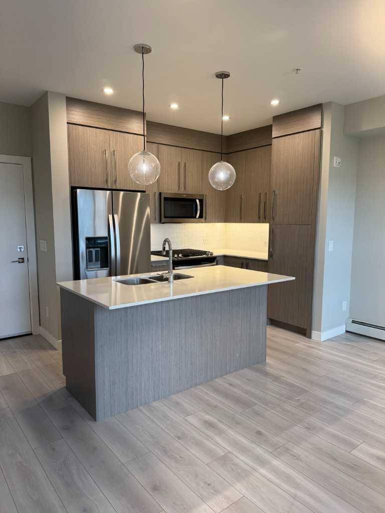 Calgary, AB T3B 6J9,383 Smith ST NW #306