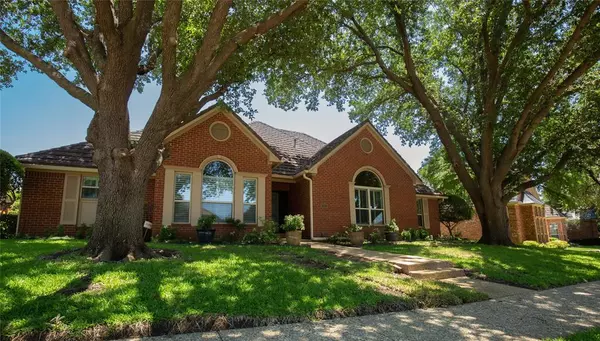 2008 Crockett Circle, Irving, TX 75038