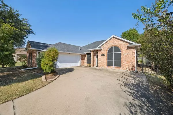 713 McMurry Drive, Waxahachie, TX 75165