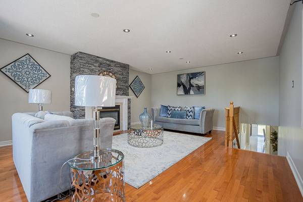 Mississauga, ON L5M 5L7,5880 Chorley PL