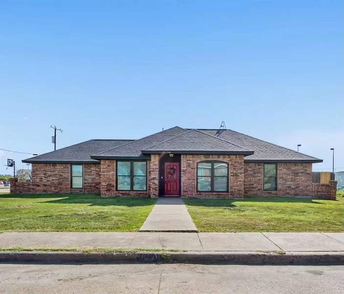 300 Creekside Drive, Ferris, TX 75125