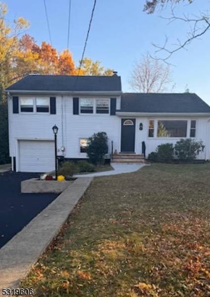 15 Fairfax Dr, Livingston Twp., NJ 07039