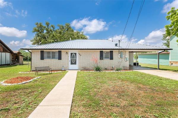 123 Rochelle Street,  Brady,  TX 76825