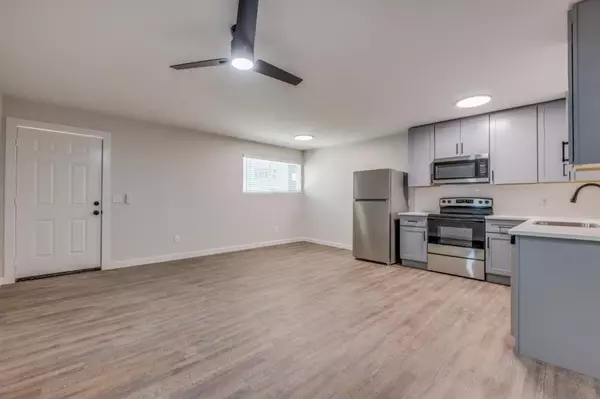 Dallas, TX 75214,5909 Gaston Avenue #107