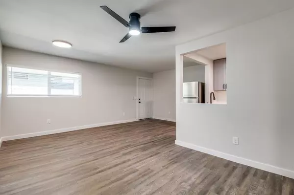 Dallas, TX 75214,5909 Gaston Avenue #205