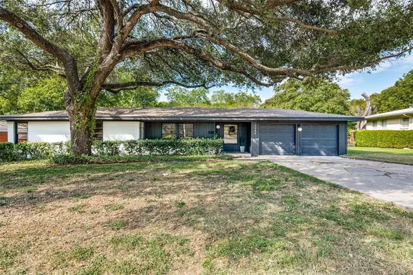 3944 Piedmont Road, Fort Worth, TX 76116