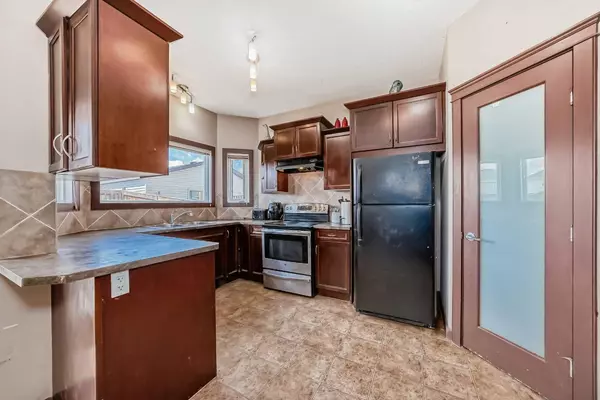 Calgary, AB T3J 0K3,156 Saddlebrook CIR Northeast