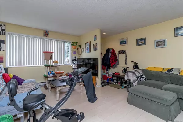 Duncan, BC V9L 2Y8,2525 Dingwall St #301