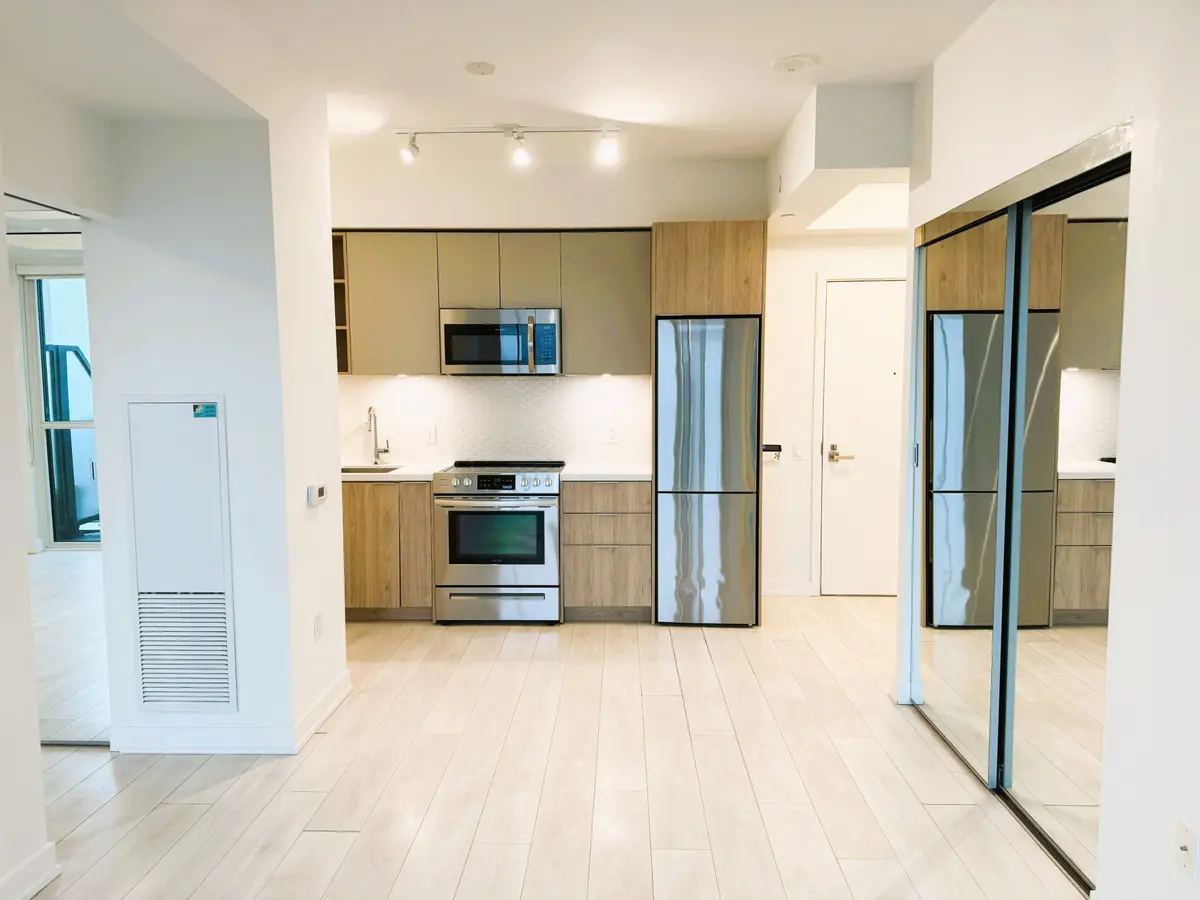 Toronto C01, ON M6K 0C8,30 ORDNANCE ST #1407