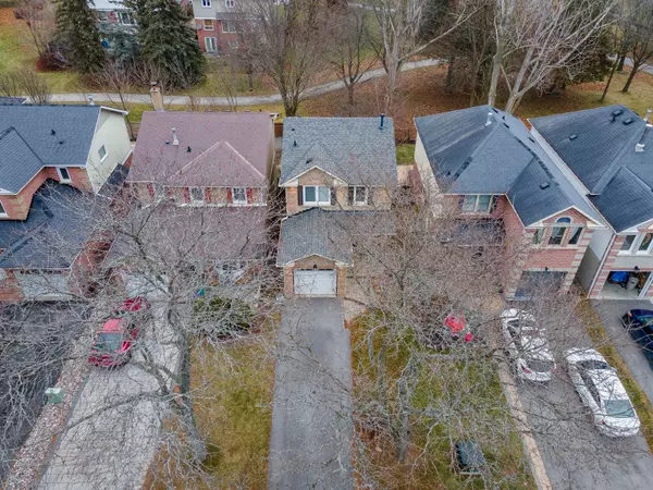 Whitby, ON L1N 7W6,759 Honey Tree CT