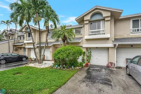 2043 Discovery Cir E, Deerfield Beach, FL 33442