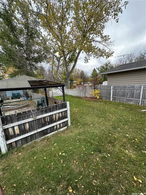 Gull Lake, SK S0N 1A0,5373 Kings AVENUE