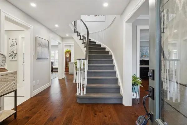 Mississauga, ON L5M 4G4,4450 Glen Erin DR