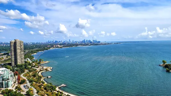 Toronto W06, ON M8V 0A5,16 Brookers LN #Lph04