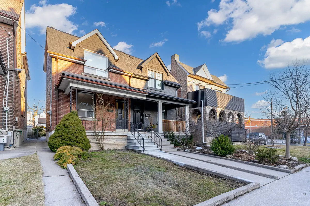 Toronto W02, ON M6H 3J5,683 Gladstone AVE