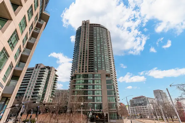 Toronto C01, ON M5V 4A2,215 Fort York BLVD #2901