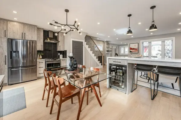 Toronto C10, ON M4P 1X7,37 Elvina GDNS