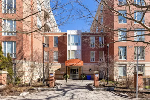 Toronto C04, ON M4R 2H8,451 Rosewell AVE #513